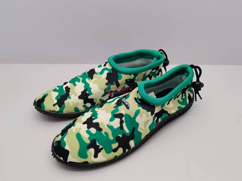 AQUA SHOES
