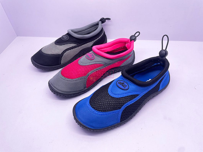 AQUA SHOES