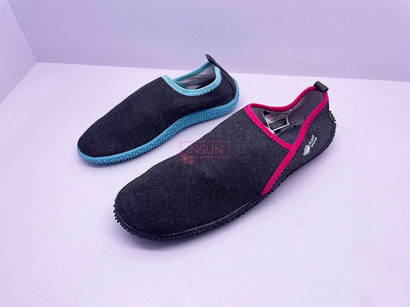 AQUA SHOES