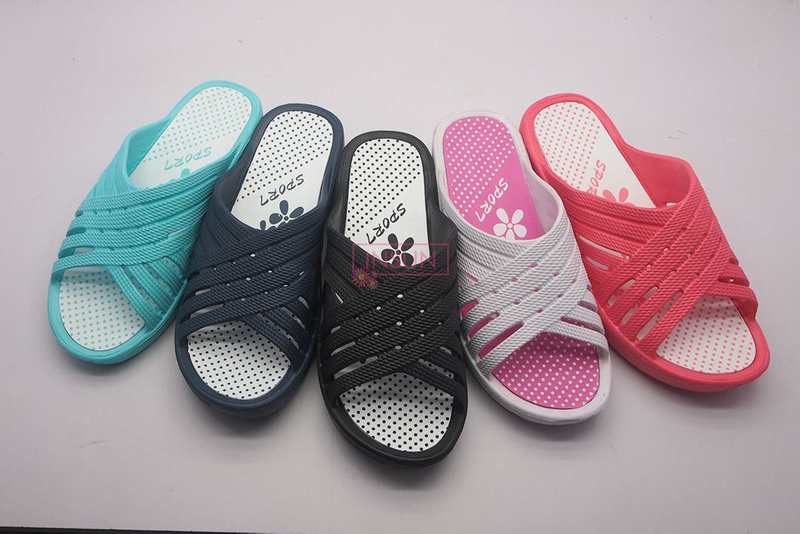 INJECTION SLIDE SLIPPERS