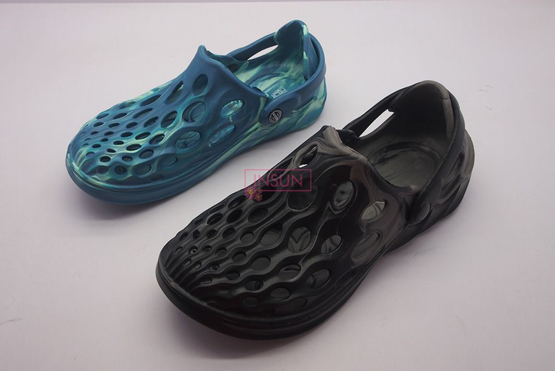 MEN CLOGS