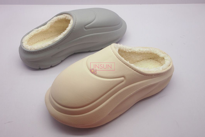 MEN CLOGS