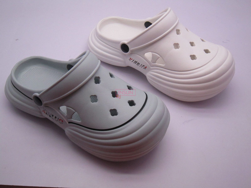WOMEN CLOG
