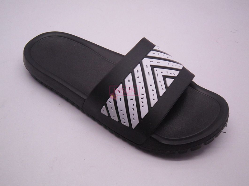 CHILD CLOGS