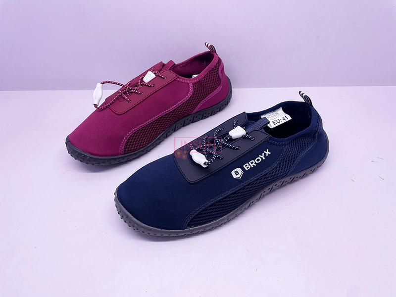 AQUA SHOES