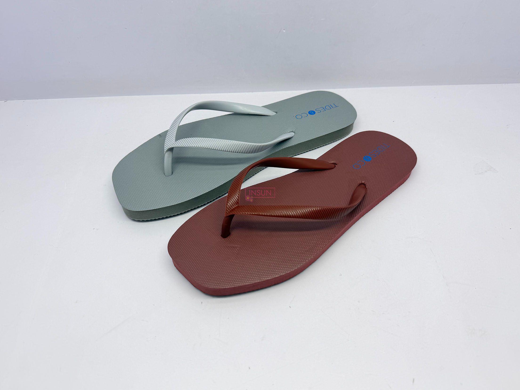 FLIP FLOPS
