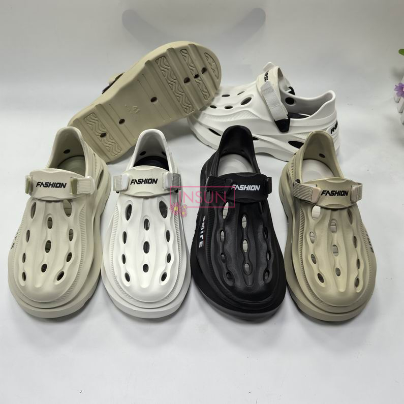 MEN CLOGS