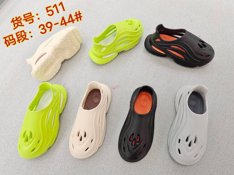 MEN CLOGS