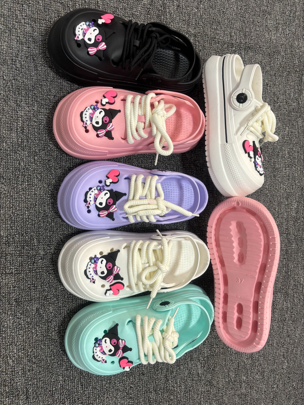 CHILD CLOGS