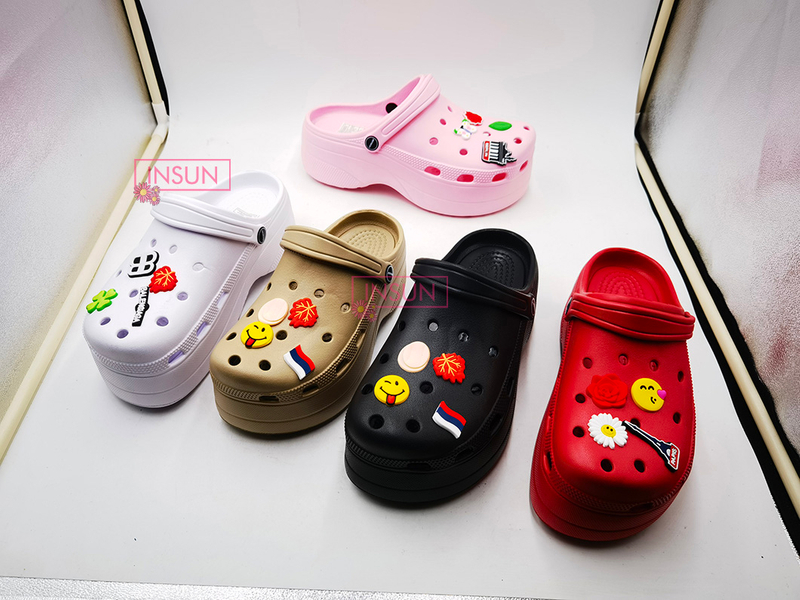 WOMEN CLOG
