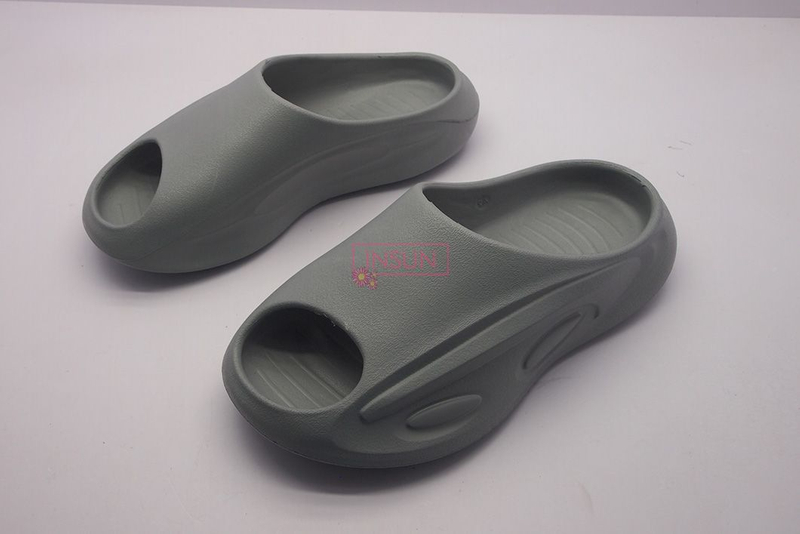 INJECTION SLIDE SLIPPERS