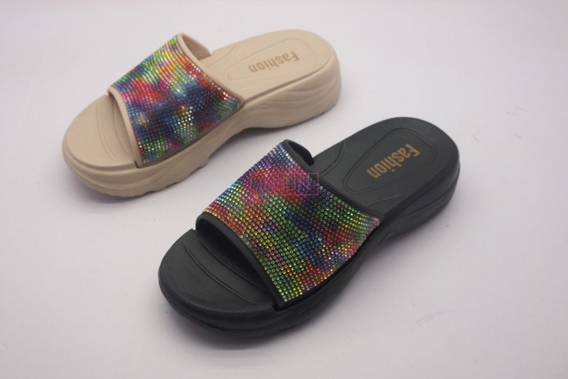 INJECTION SLIDE SLIPPERS
