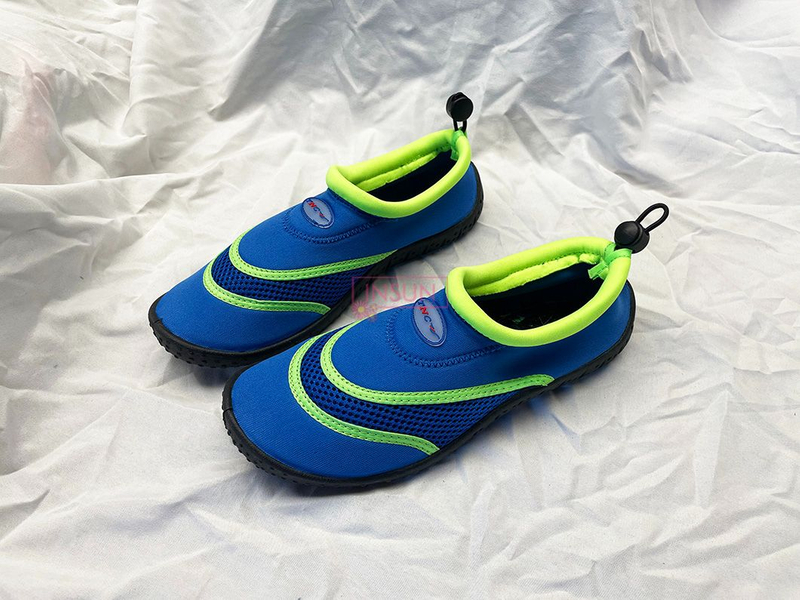 AQUA SHOES