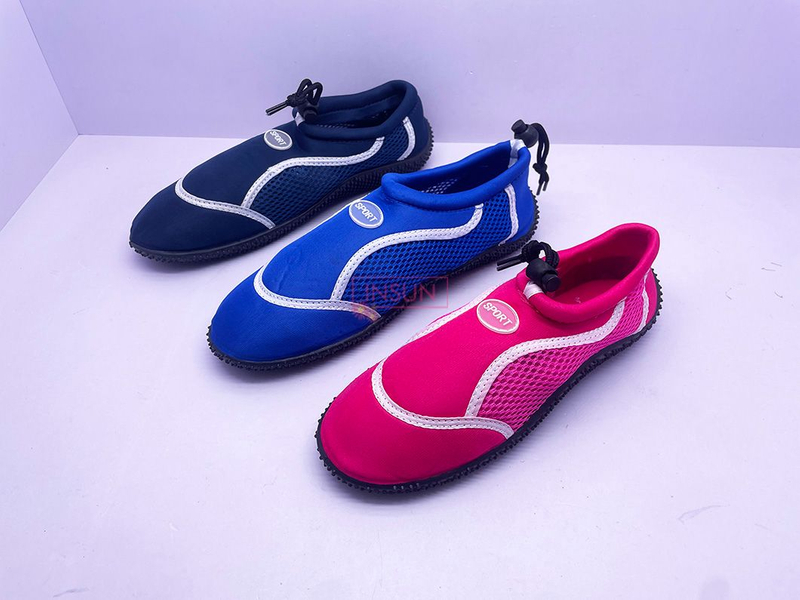 AQUA SHOES