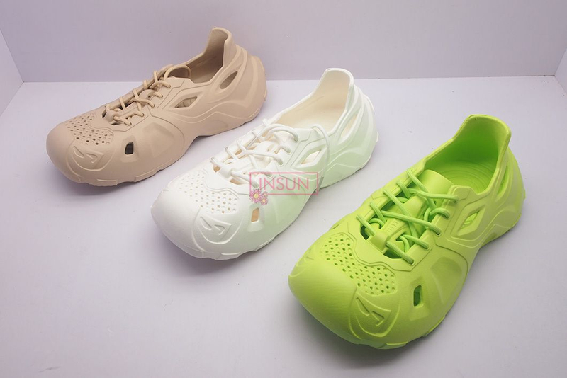 MEN CLOGS