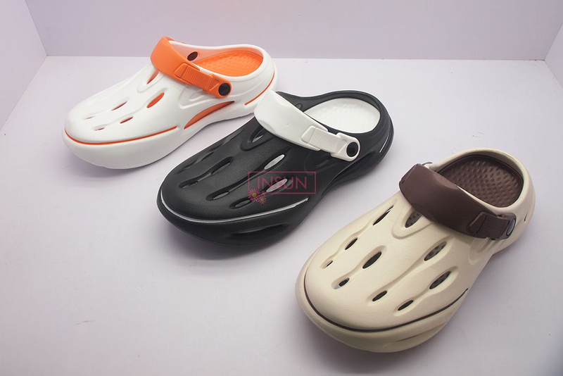 MEN CLOGS