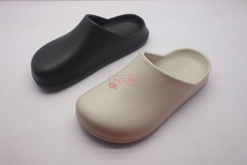 MEN CLOGS