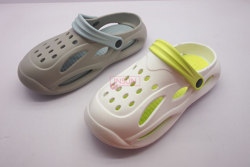 MEN CLOGS