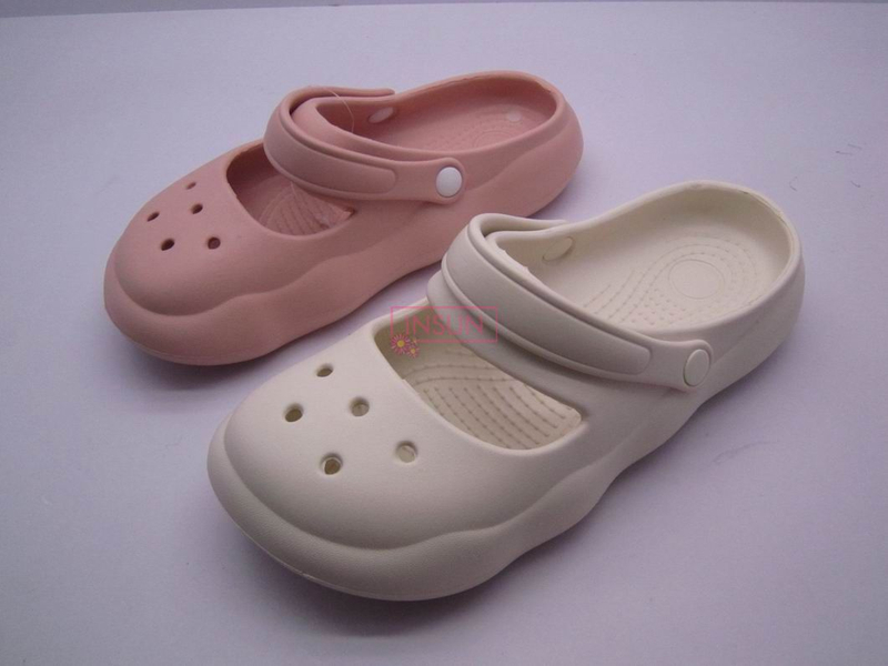 WOMEN CLOG