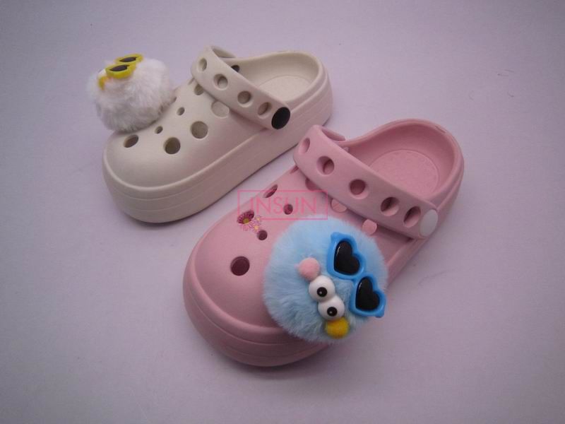 CHILD CLOGS