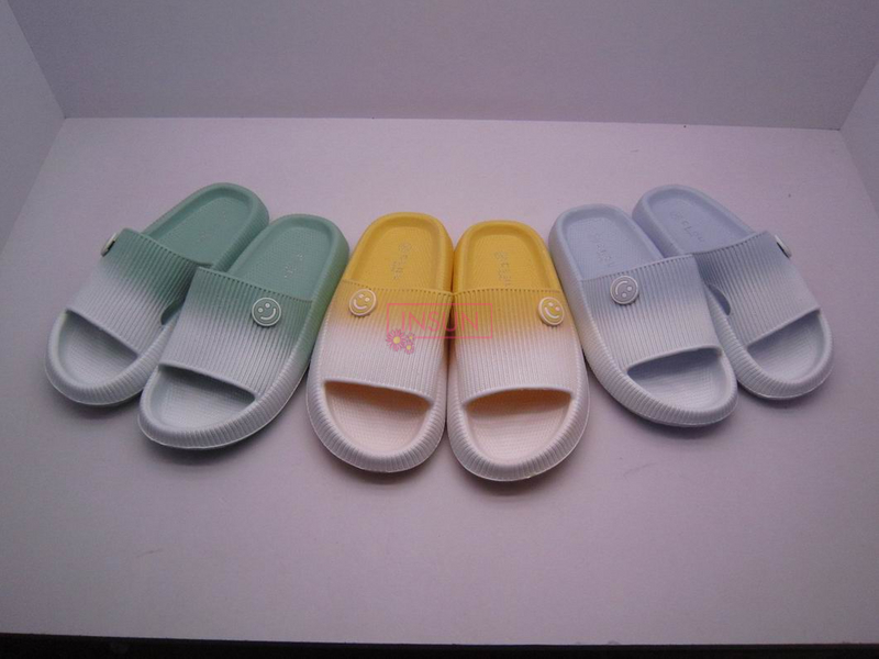 INJECTION SLIDE CHLID SLIPPERS