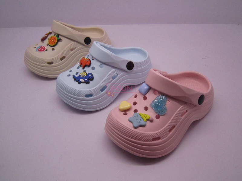 CHILD CLOGS