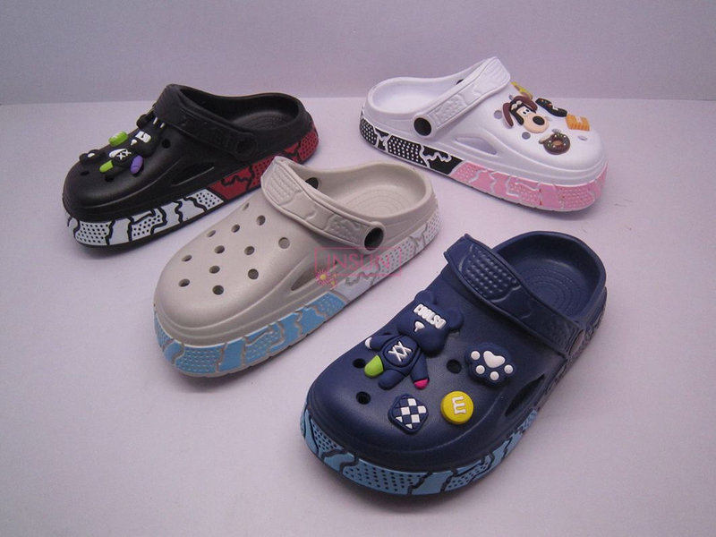 CHILD CLOGS