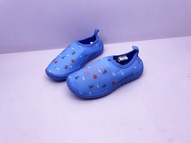 AQUA SHOES