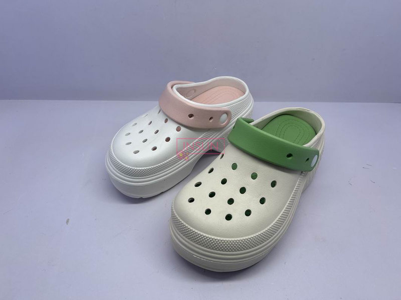 WOMEN CLOG