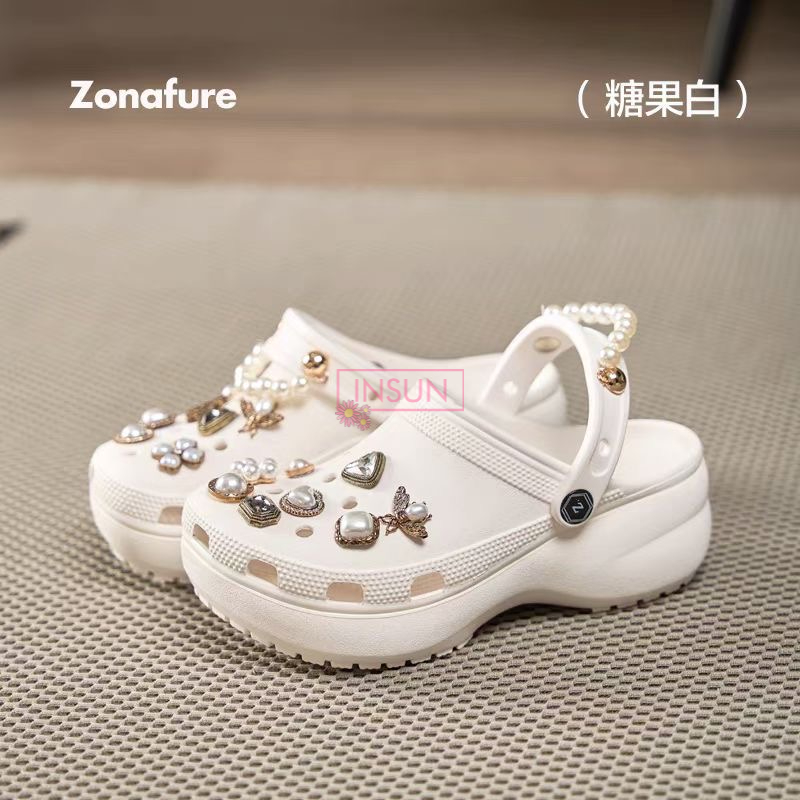 WOMAN CLOGS