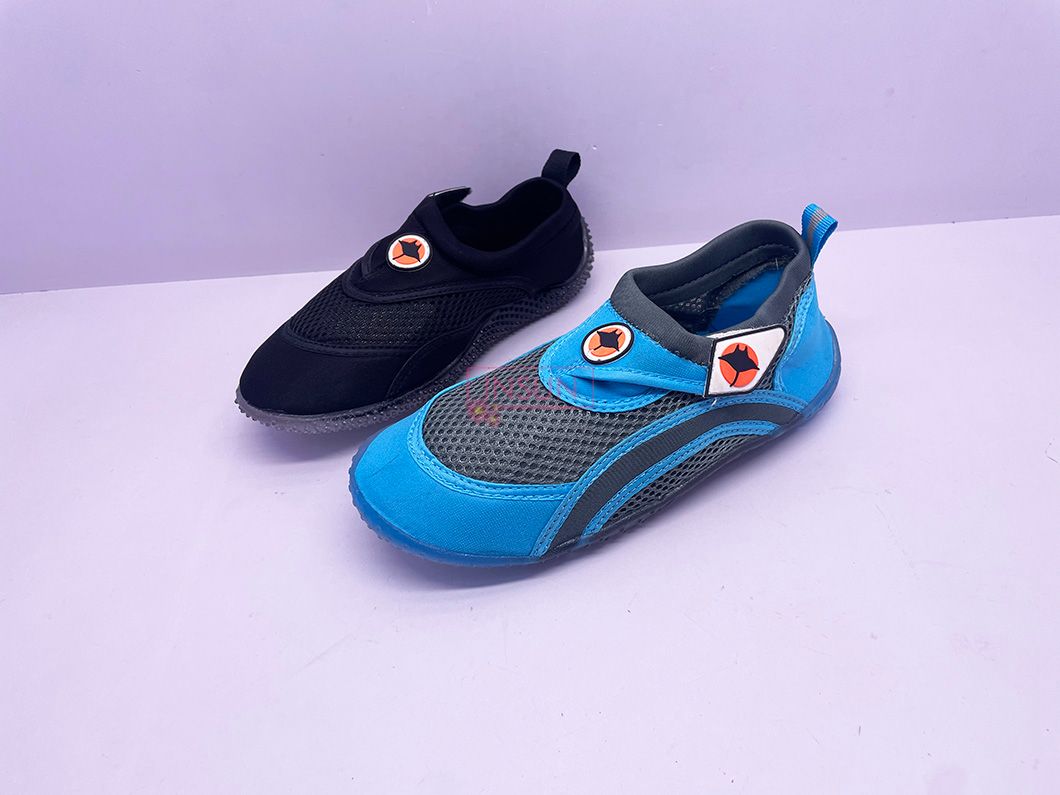 AQUA SHOES
