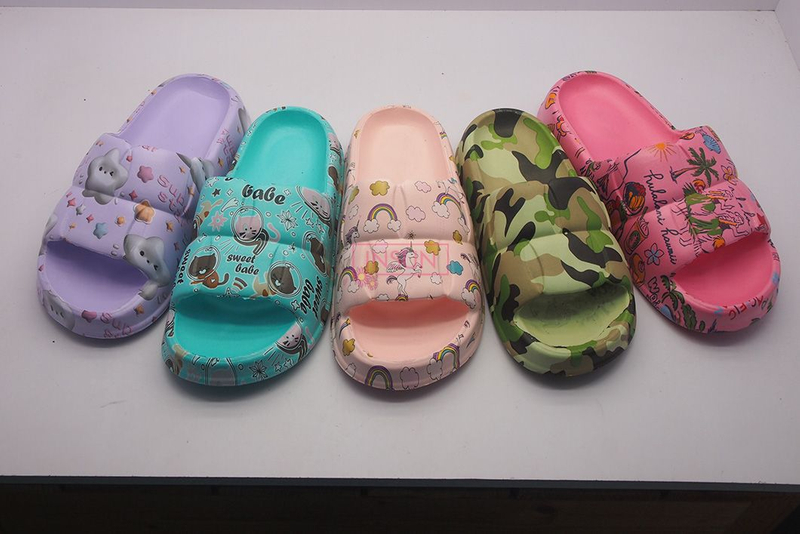 INJECTION SLIDE SLIPPERS