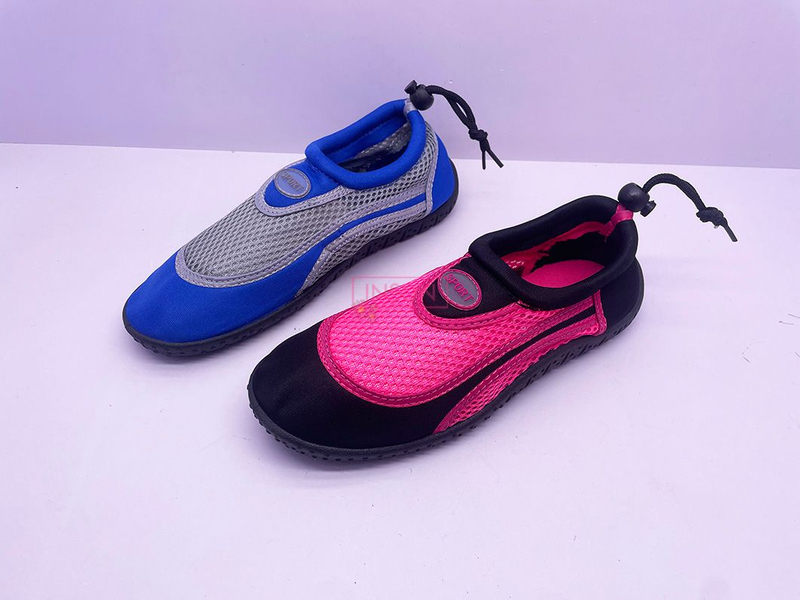 AQUA SHOES