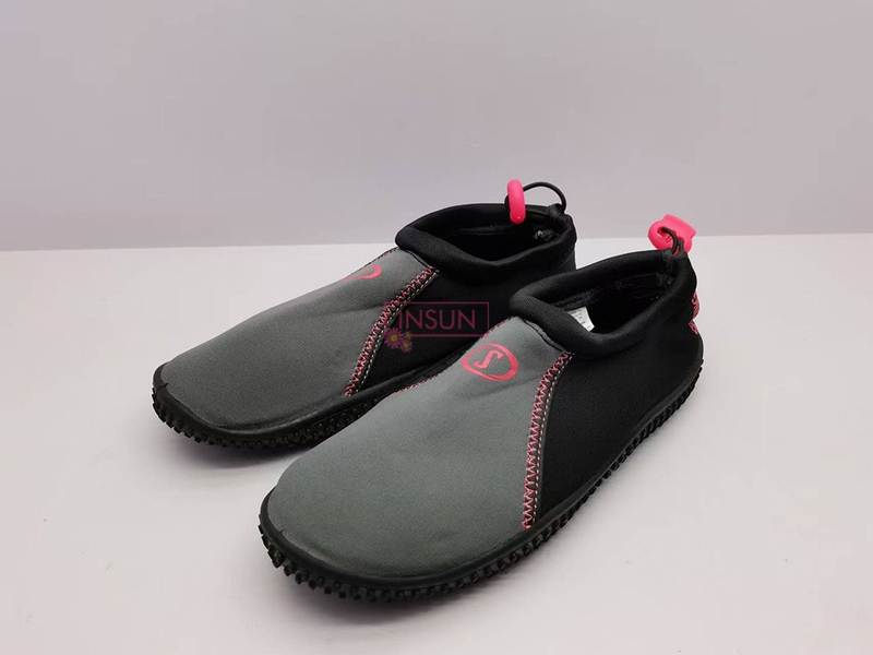 AQUA SHOES