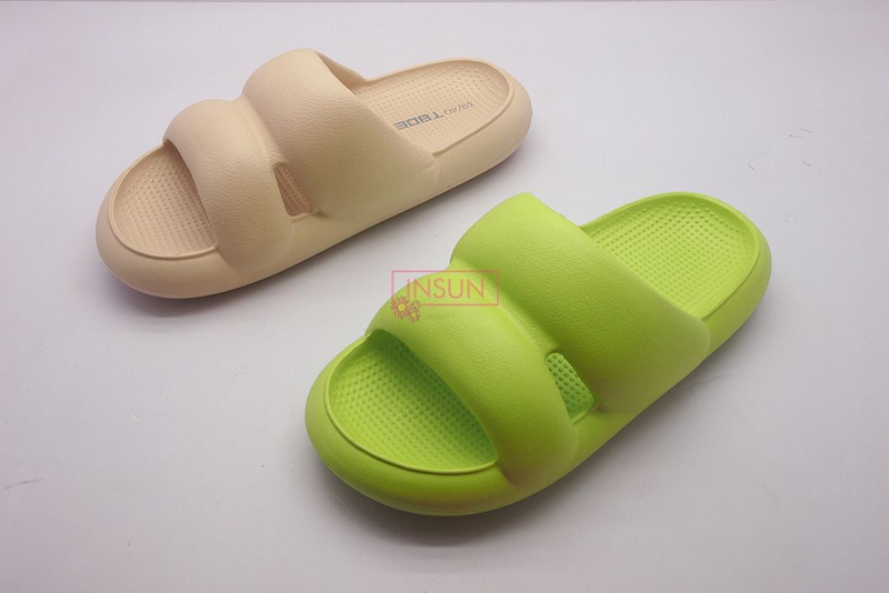INJECTION SLIDE SLIPPERS