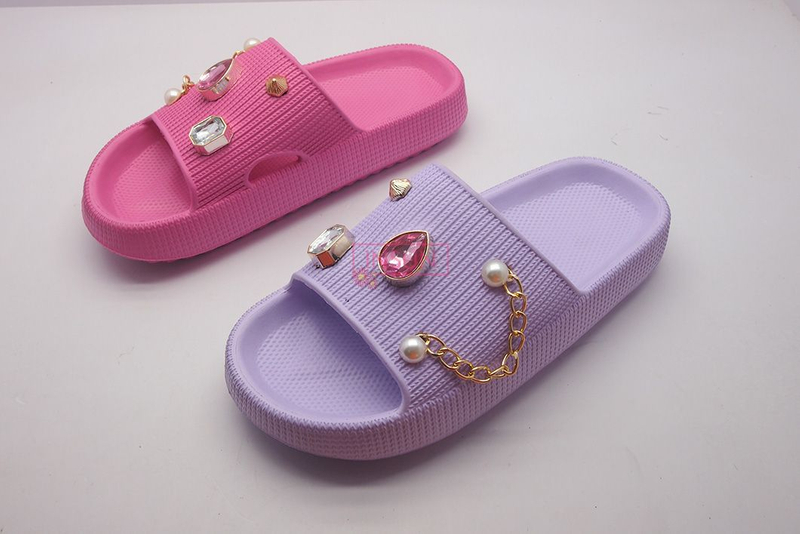 INJECTION SLIDE SLIPPERS