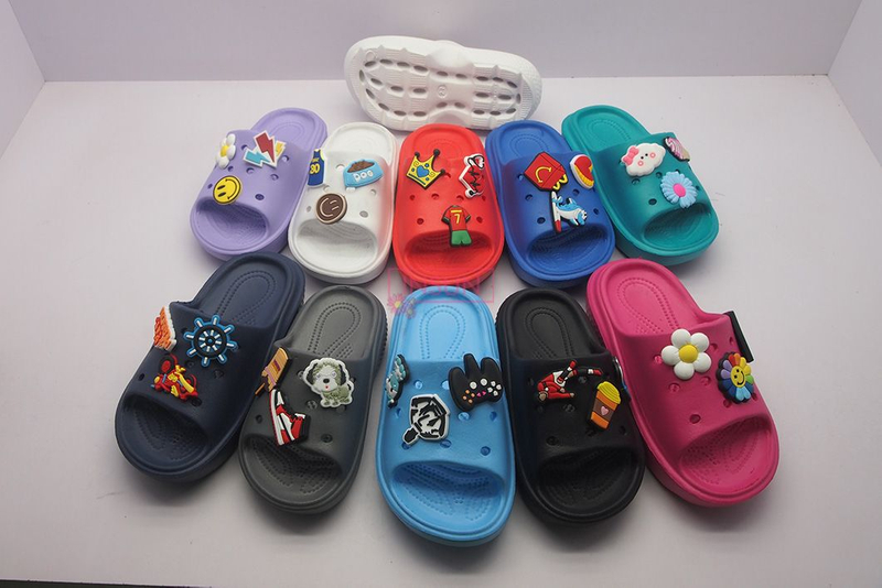 INJECTION SLIDE SLIPPERS