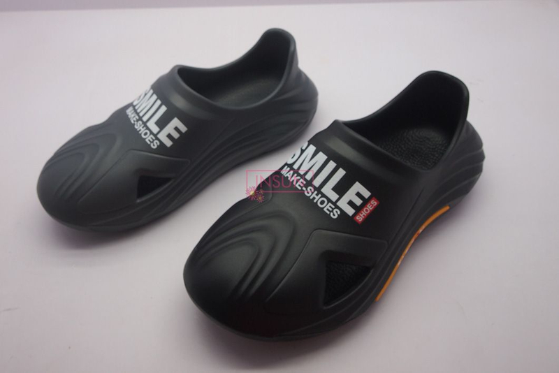 MEN CLOGS
