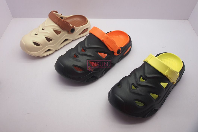 MEN CLOGS