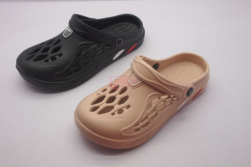 MEN CLOGS