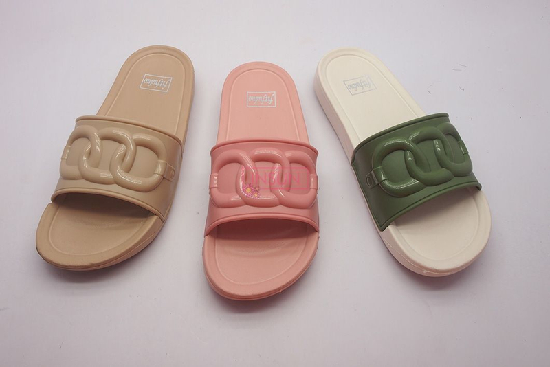 INJECTION SLIDE SLIPPERS