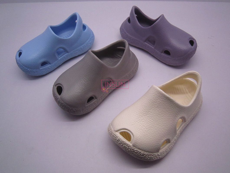 CHILD CLOGS