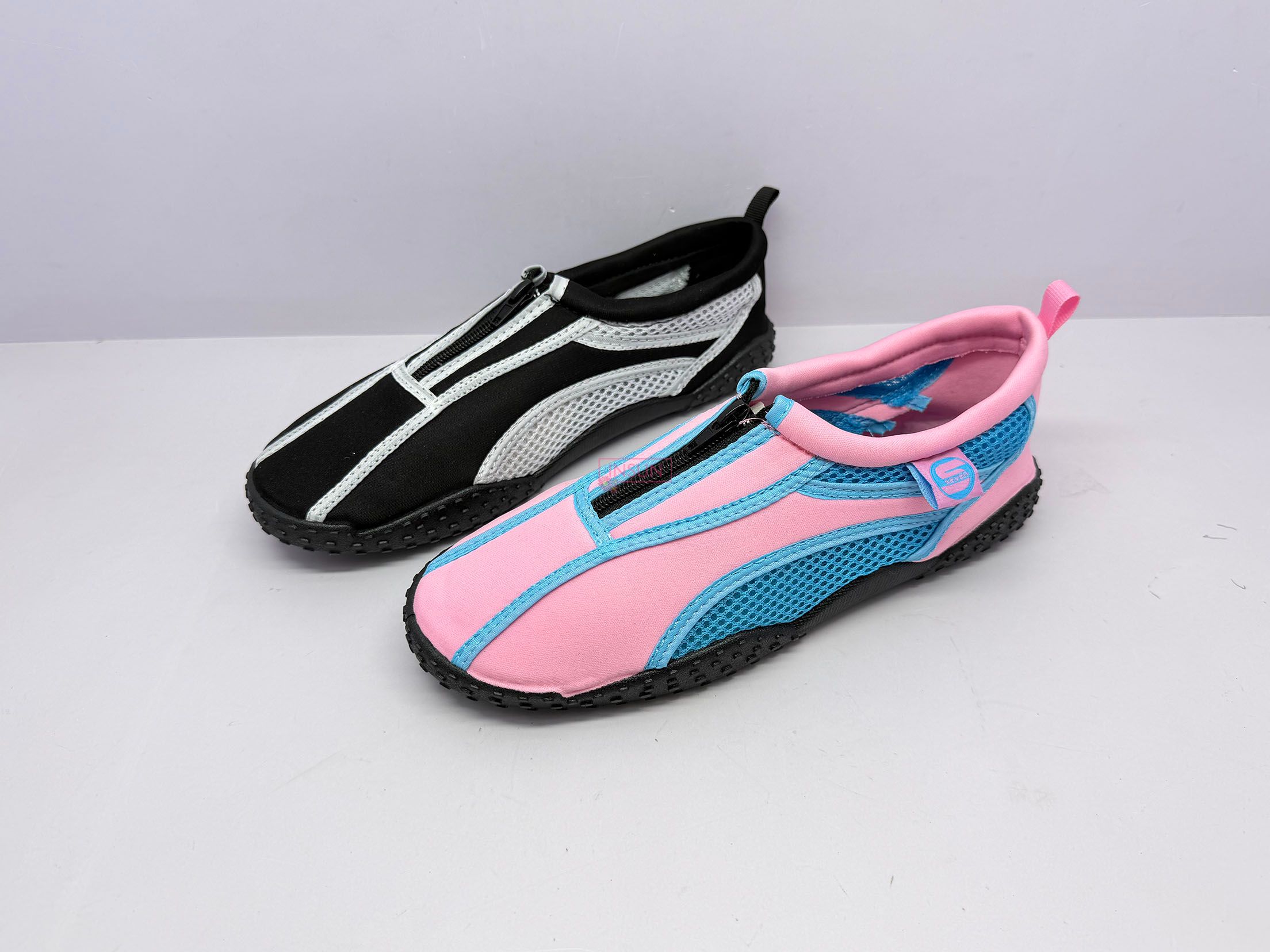 AQUA SHOES