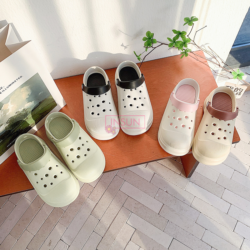 WOMAN CLOGS