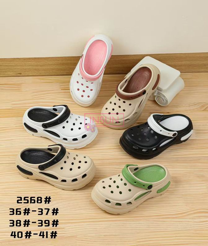 WOMAN CLOGS