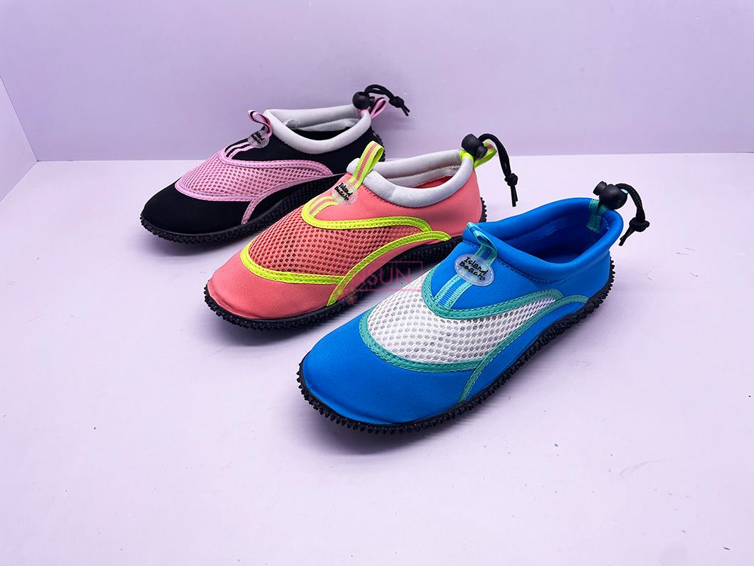 AQUA SHOES
