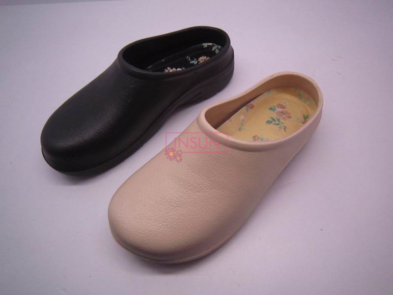 MEN CLOGS