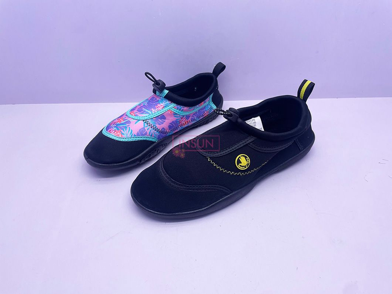 AQUA SHOES