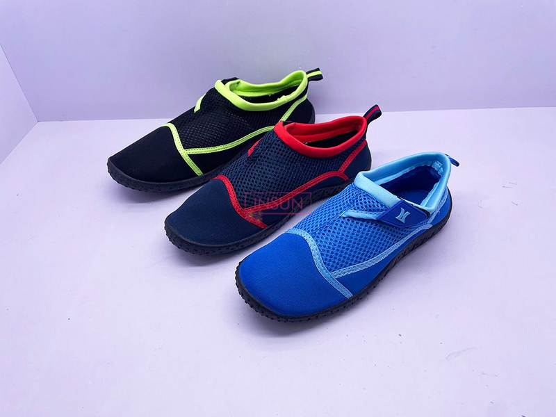AQUA SHOES