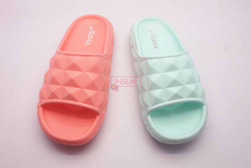 INJECTION SLIDE SLIPPERS